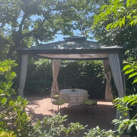Holiday home Rez-de-jardin De 4 Pieces *